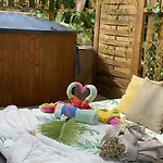 Laurisilva Sauna Y Piscina Apartman