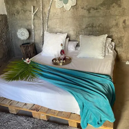 Laurisilva Sauna Y Piscina Holiday home Buzanada