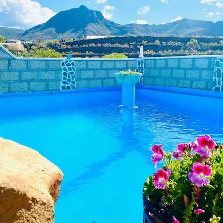 Laurisilva Sauna Y Piscina Holiday home *