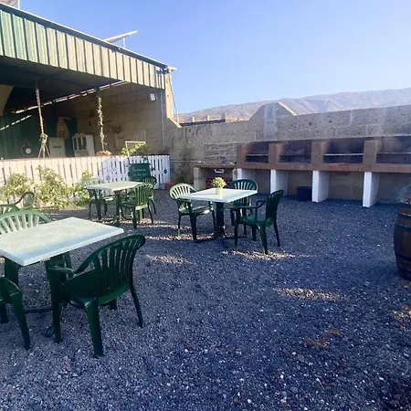 Laurisilva Sauna Y Piscina Holiday home Buzanada
