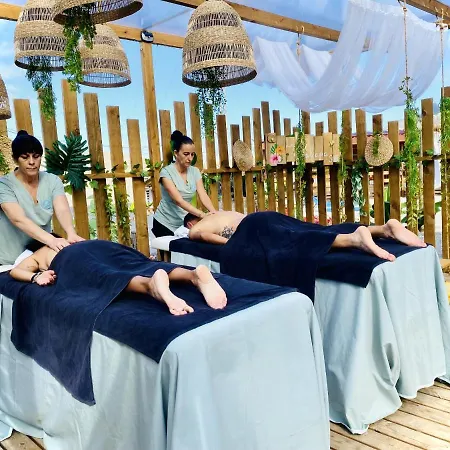 Laurisilva Sauna Y Piscina Apartmán *