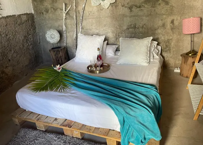 Laurisilva Sauna Y Piscina Apartment Buzanada